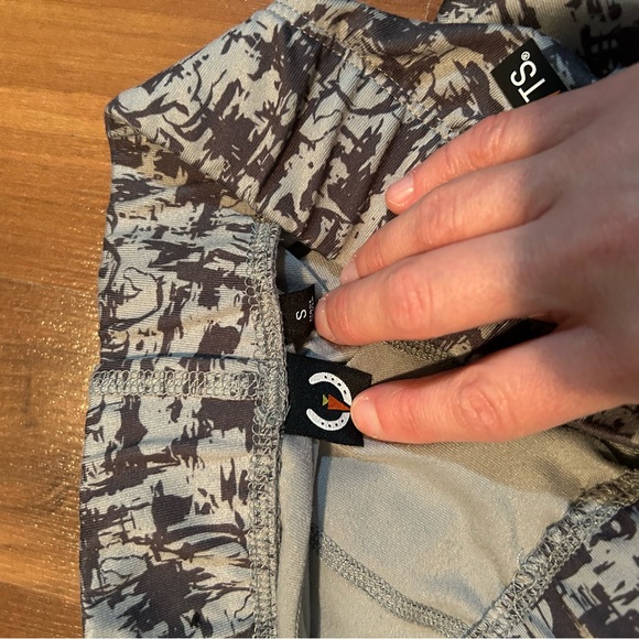 Very beautiful horse print Kerrit riding pants size small very good condition - Picture 3 of 4